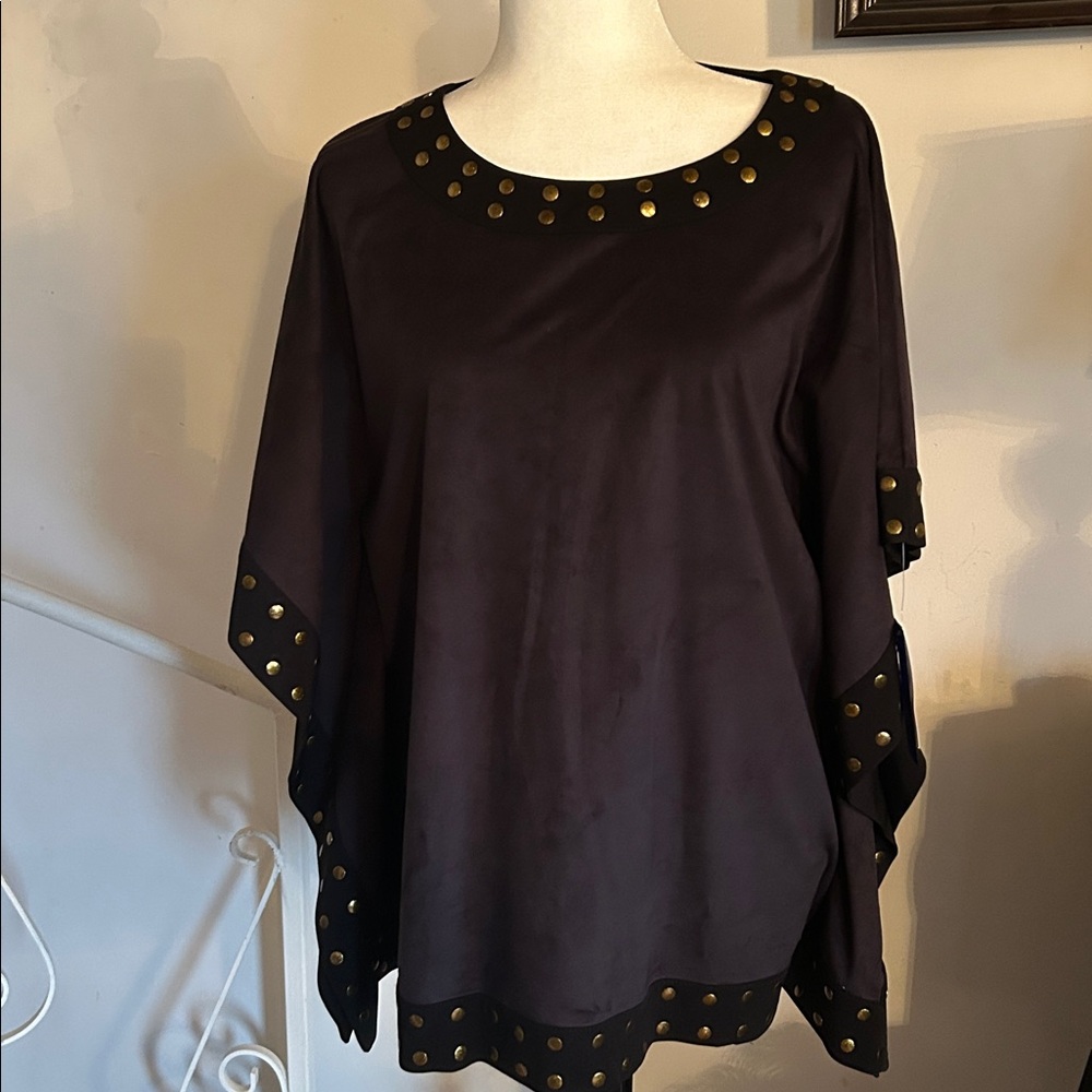 Peter Nygard Black Top with Gold Accents